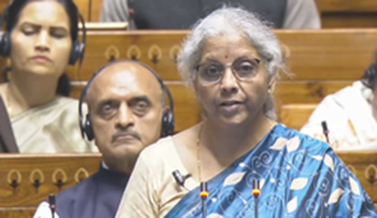 सीतारमण ने की तीन नए रेलवे आर्थिक गलियारों की घोषणा सीतारमण ने की तीन नए रेलवे आर्थिक गलियारों की घोषणा